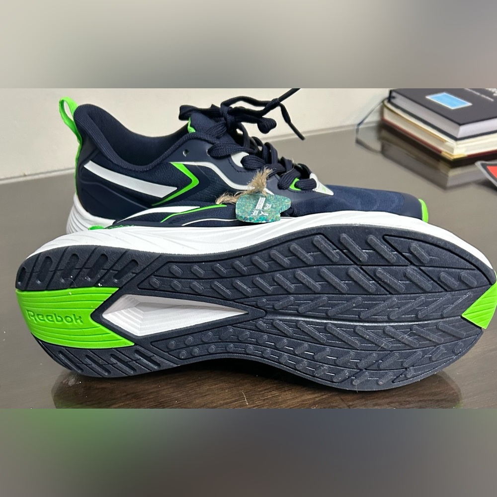New Reebok Verse Running Vector Men’s Sneakers - Picture 3 of 7